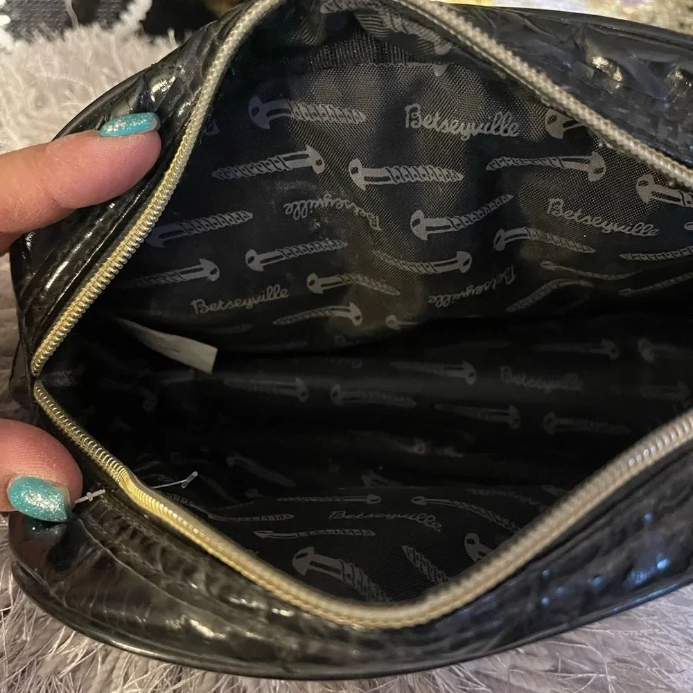 Betseyville betsey johnson vintage heart makeup cosmetic small bag heart